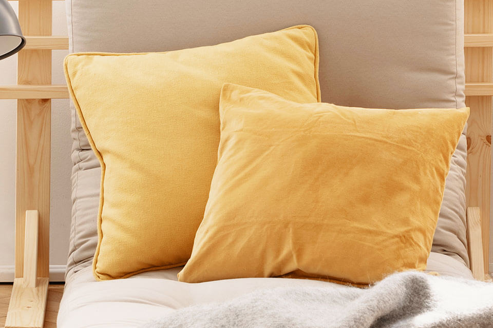 Parownica idealnie sprawdzi się do mebli tapicerowanych, kanap i foteli Parownica idealnie sprawdzi się do mebli tapicerowanych, kanap i foteli