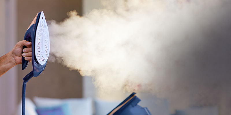 Philips Wygodne prasowanie w pionie.&nbsp;Mała waga żelazka